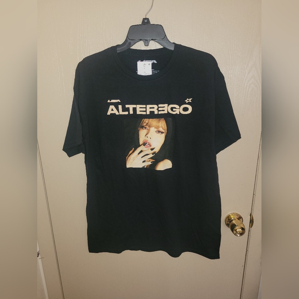 Lisa Blackpink Black Alterego Graphic Tee NWT Size Large